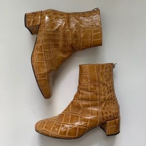 About Arianne mustard alligator bootie size 36